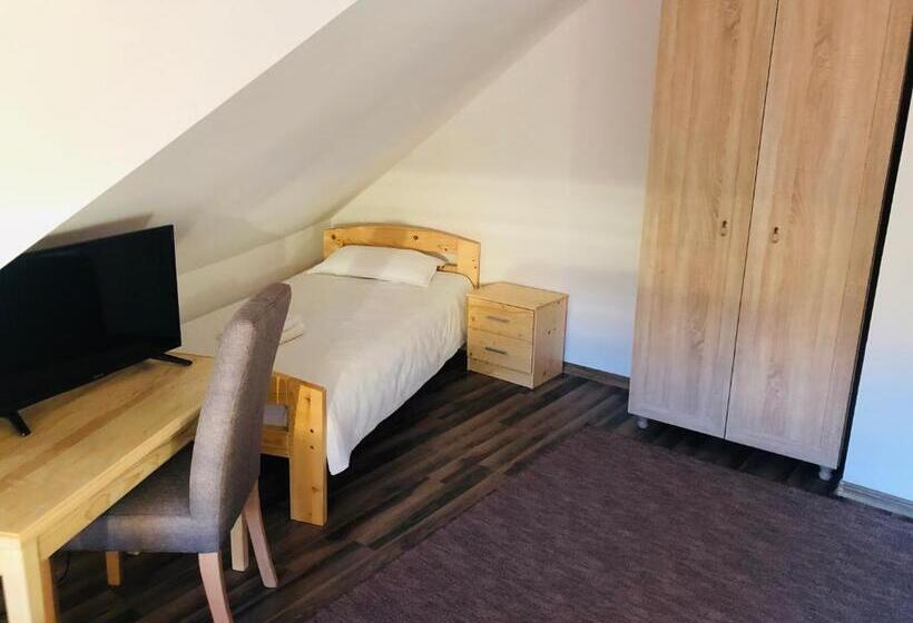 스탠다드 트리플 룸, Pensiunea Ioana