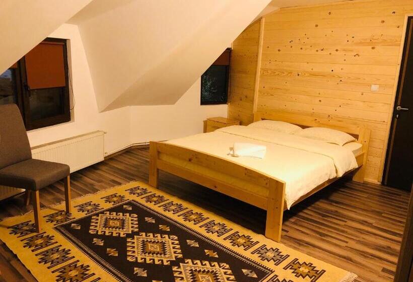 스탠다드 트리플 룸, Pensiunea Ioana