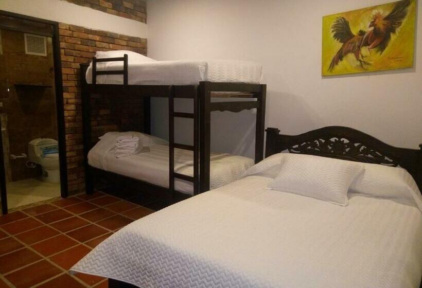 발코니가 있는 4인용 스탠다드 룸, Posadas San Antonio Campestre