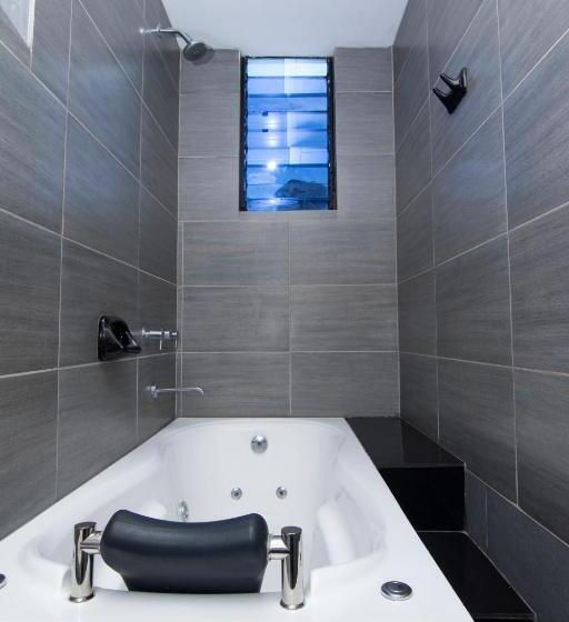 سوییت جونیور, California Calca