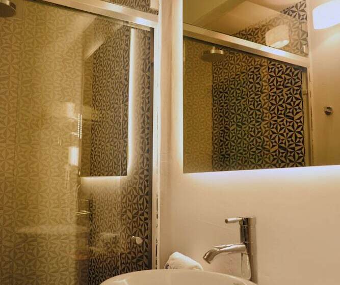 Полулюкс, Casa Calila