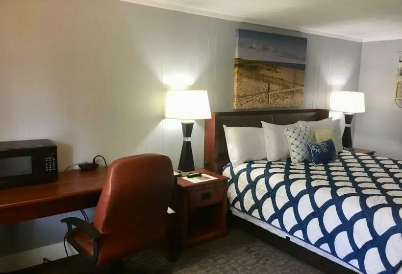 キングサイズベッドのデラックスルーム, Elk Rapids Lakeshore Inn