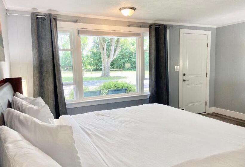 Номер Deluxe Кровать Кинг, Elk Rapids Lakeshore Inn