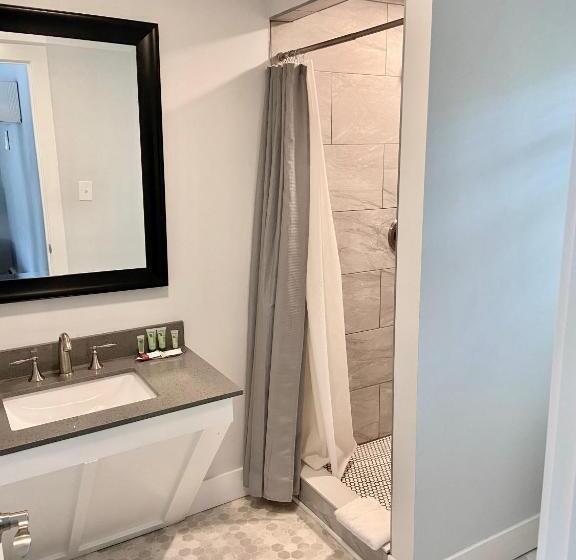 스탠다드 룸 킹사이즈 침대, Elk Rapids Lakeshore Inn