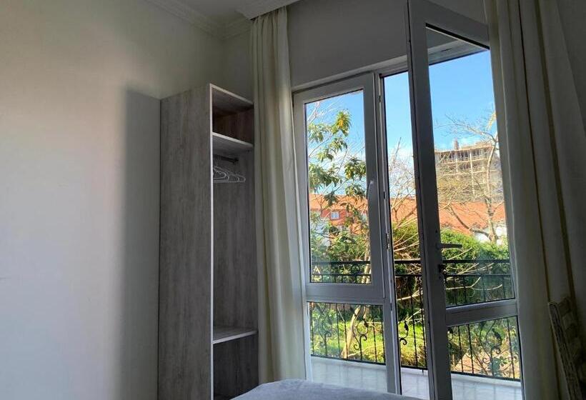 اتاق استاندارد با بالکن, Junona