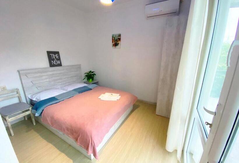 اتاق استاندارد با بالکن, Junona