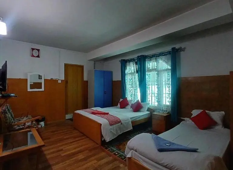 Standard Kolmen Hengen Huone, Mandrelling Inn