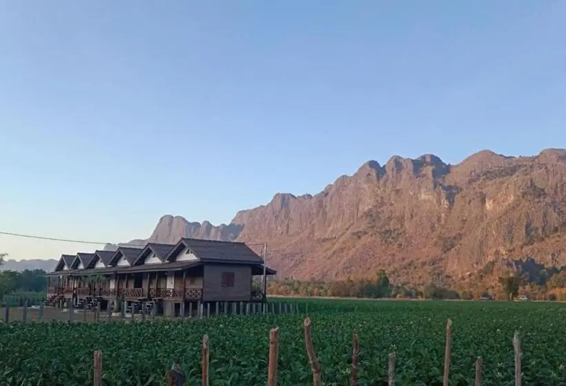 キングサイズベッドのスタンダードルーム, Guesthouse And Restaurant Saylomyen Konglor