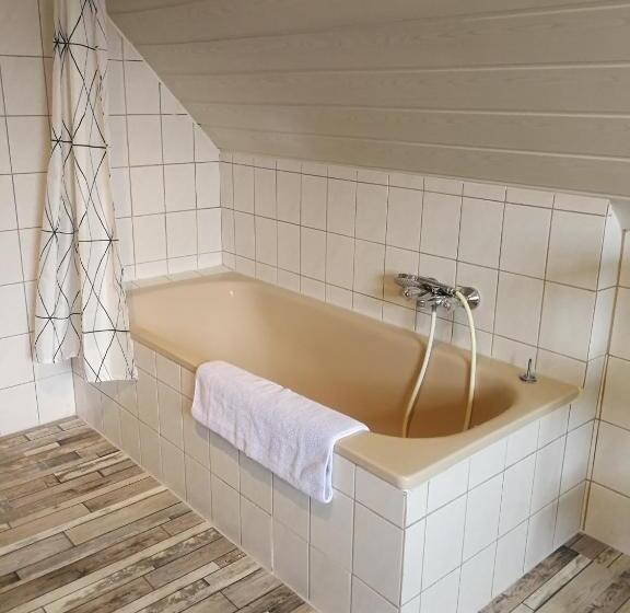 Апартаменты 2 Спальни, Gasthof Zur Burg