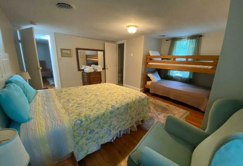 منزل غرفة نوم واحدة, Historic Rosemont Manor