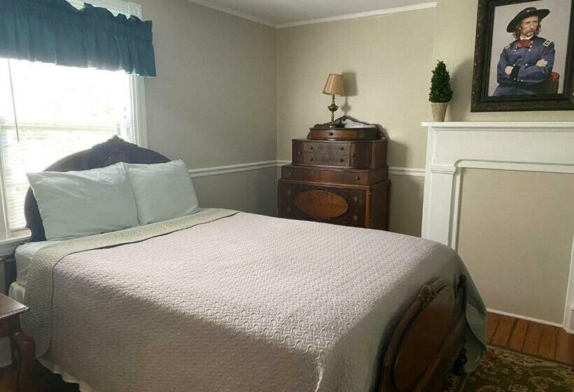 منزل غرفة نوم واحدة, Historic Rosemont Manor