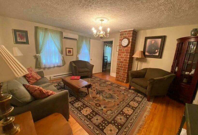 Дом 1 Спальня, Historic Rosemont Manor