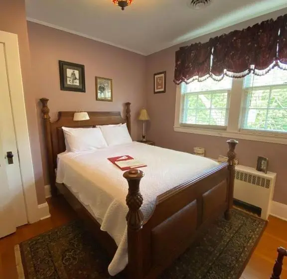 スタンダードルーム, Historic Rosemont Manor
