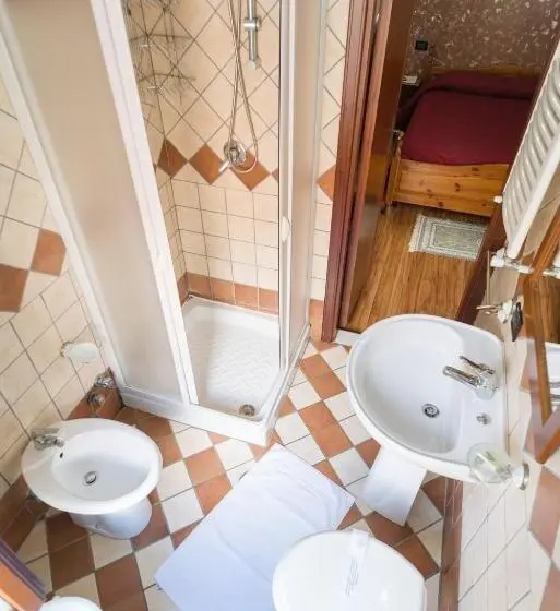 Standard Kolmen Hengen Huone, Agriturismo Falode