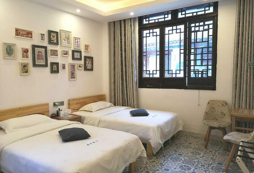 디럭스 룸, Emerald Adventures Guesthouse