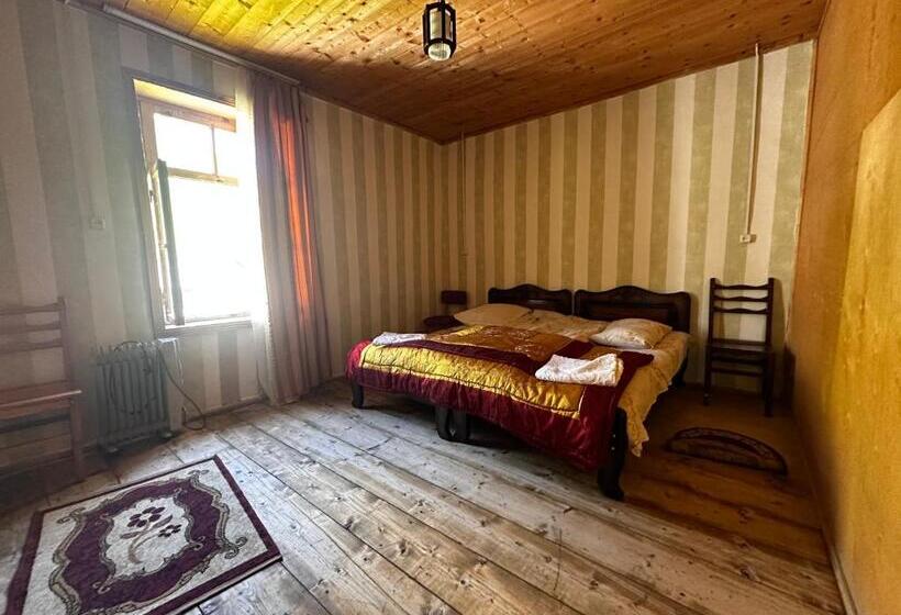 اتاق استاندارد سه تخته با سرویس بهداشتی مشترک, Guesthouse Angelina