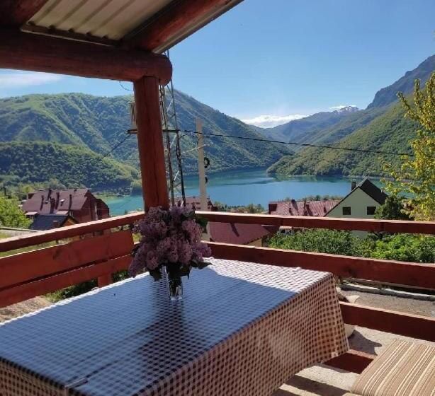 آپارتمان 1 خوابه با تراس, Guesthouse Madzarevic
