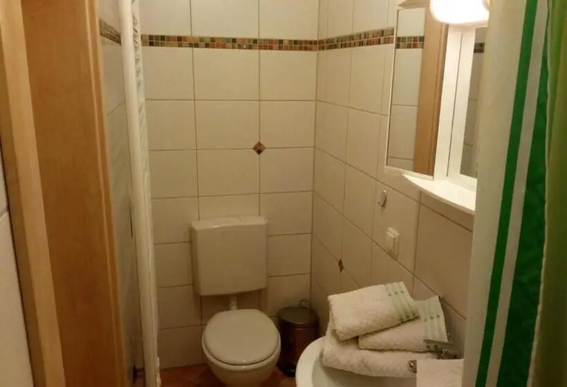 スタンダードルーム, Pension Am Tor Zum Mainbogen