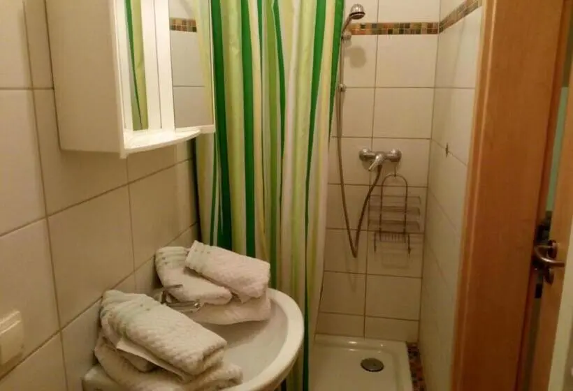 スタンダードルーム, Pension Am Tor Zum Mainbogen