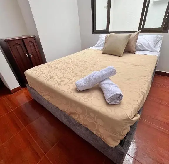 Standard-huone, Otro Mundo