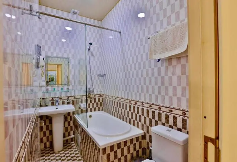 Quarto Triplo Superior, Aasia