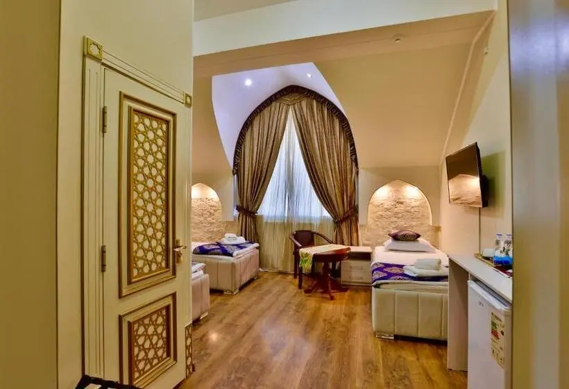 Quarto Triplo Superior, Aasia