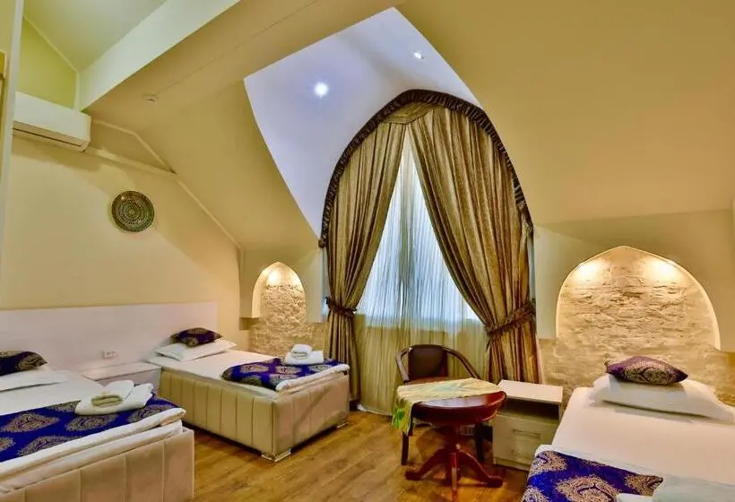 Quarto Triplo Superior, Aasia
