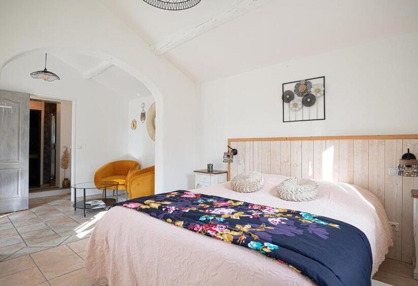 חדר סטנדרט עם ג'קוזי, A L'orée Du Pin