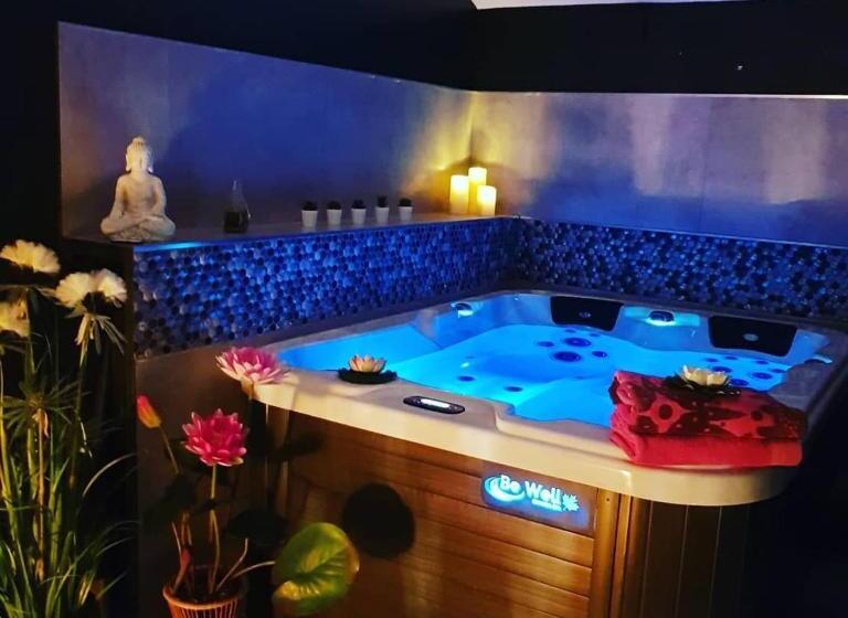 חדר סטנדרט עם ג'קוזי, A L'orée Du Pin