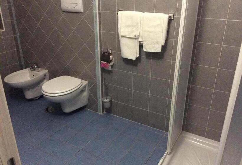 デラックスルーム, Be And Be