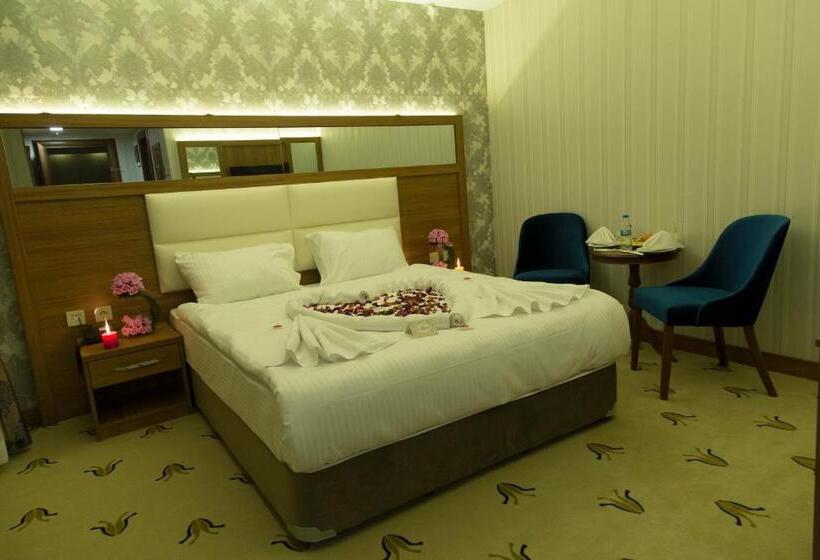 标准间, Carmine Otel