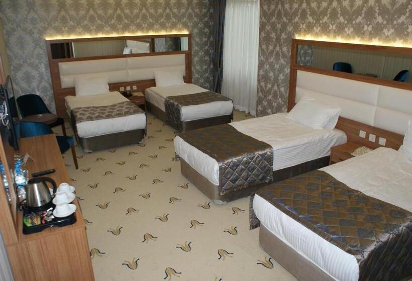 四人标准间, Carmine Otel