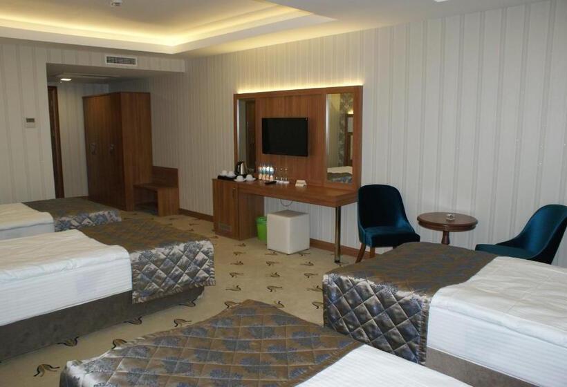 四人标准间, Carmine Otel