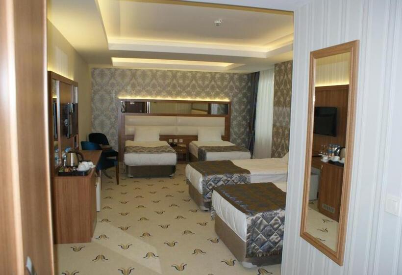 四人标准间, Carmine Otel