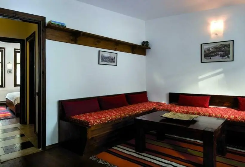 スイート, Family Hotel Arkan Han