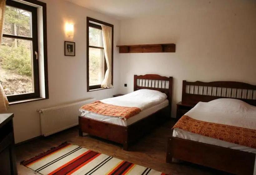 スタンダードルーム, Family Hotel Arkan Han