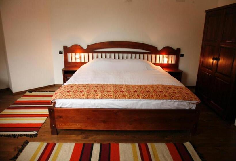 패밀리 스위트, Family Hotel Arkan Han