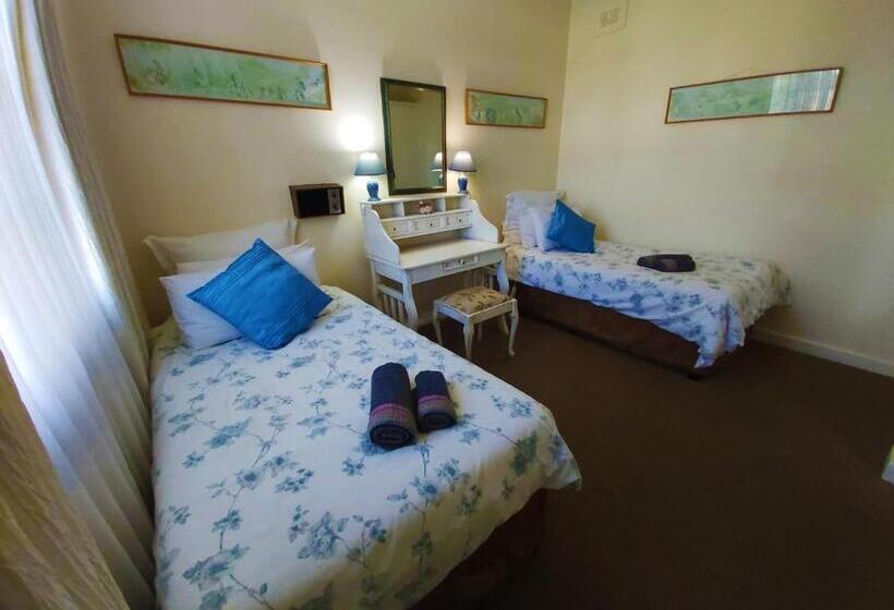 Семейный Номер, Green Lantern Inn