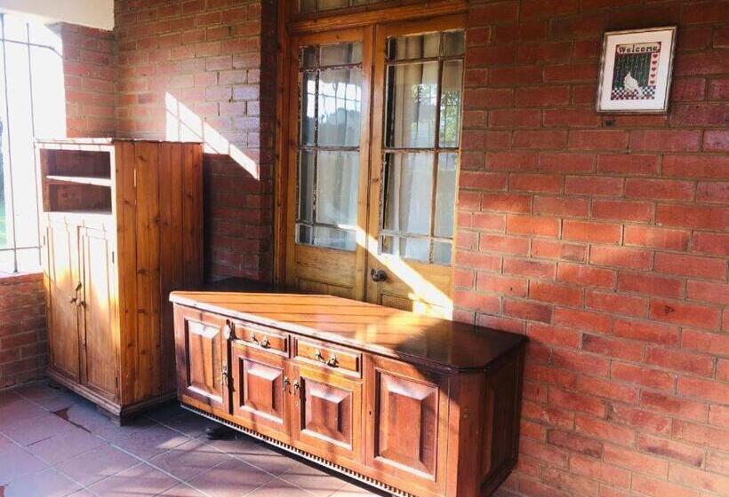 Дом 4 Спальни, Green Lantern Inn