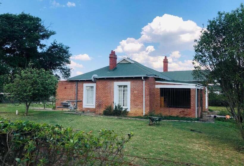 Дом 4 Спальни, Green Lantern Inn