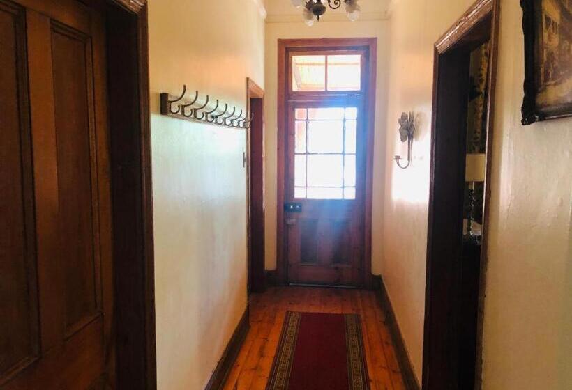 Дом 4 Спальни, Green Lantern Inn