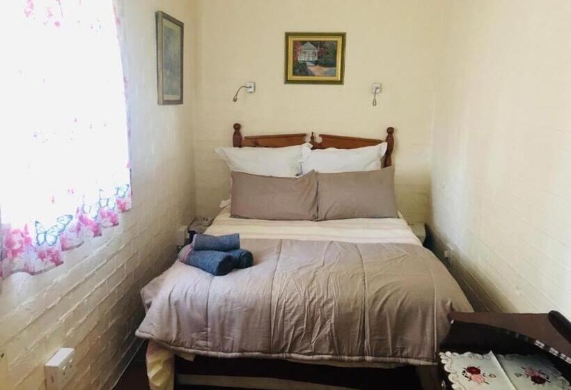 Дом 4 Спальни, Green Lantern Inn