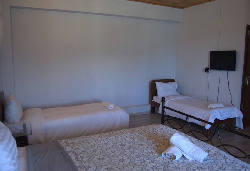 اتاق خانوادگی, Twins Wine Cellar