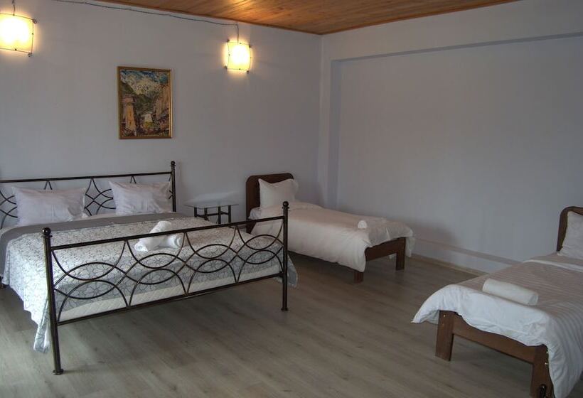 اتاق خانوادگی, Twins Wine Cellar