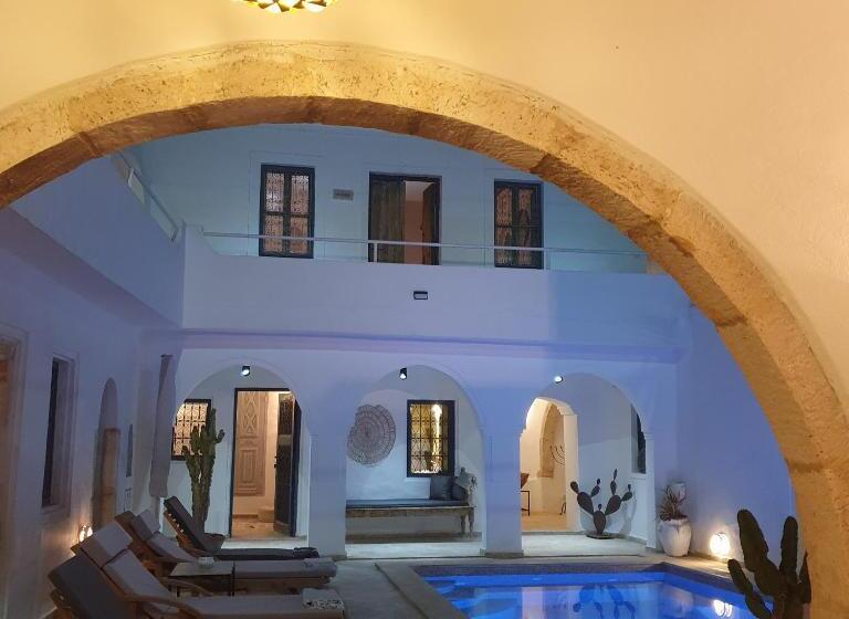 غرفة قياسية, Dar Ennour Djerbahood Erriadh