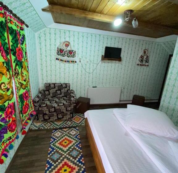 غرفة قياسية, Floare De Maramures 1