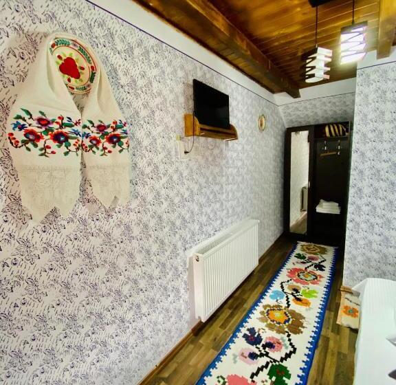 标准间, Floare De Maramures 1