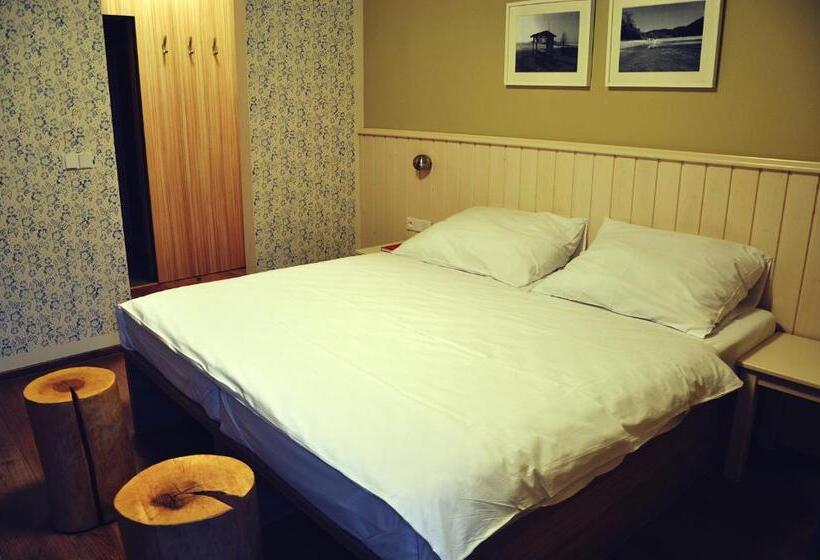 חדר סטנדרט לארבעה, Wellness Hotel Bozeňov