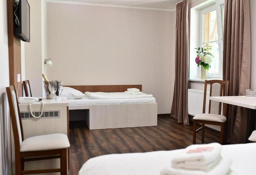 غرفة قياسية ثلاثية, Wellness Hotel Bozeňov