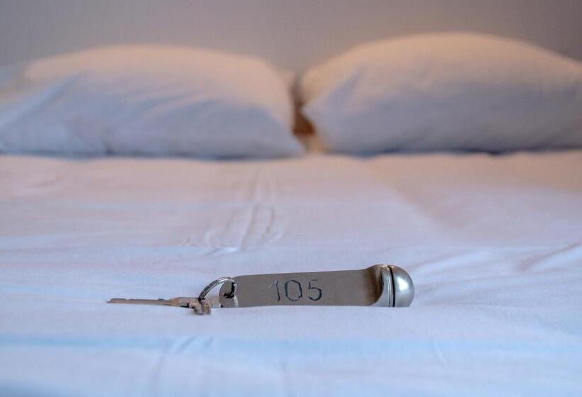 חדר יחיד בסיסי, Hôtel & Gastronomie   La Table De L Europe